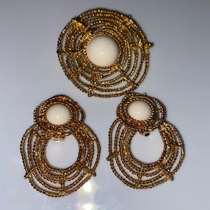 Vintage Dauplaise goldtone wire brooch white cabochon goldtone clip on earrings